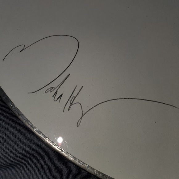 Set of 2 Maha Glass Trays Signed By Artist 12 in & 9 in - Picture 8 of 9